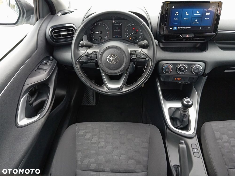 Toyota Yaris - 10