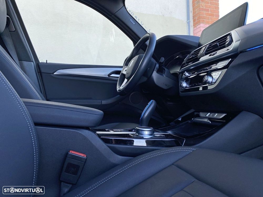 BMW iX3 Inspiring - 14