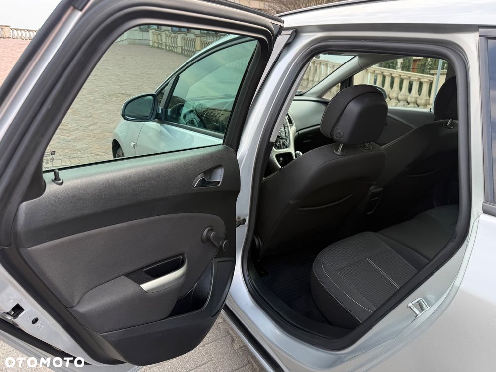 Opel Astra 1.4 T Cosmo - 24