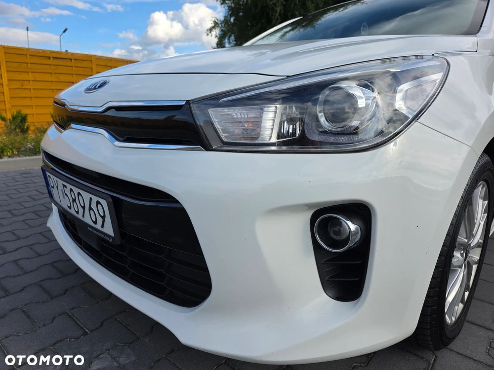 Kia Rio 1.4 L - 6
