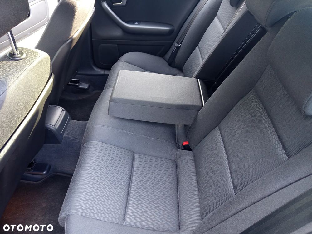 Audi A4 Avant 2.0 TDI DPF Quattro - 36