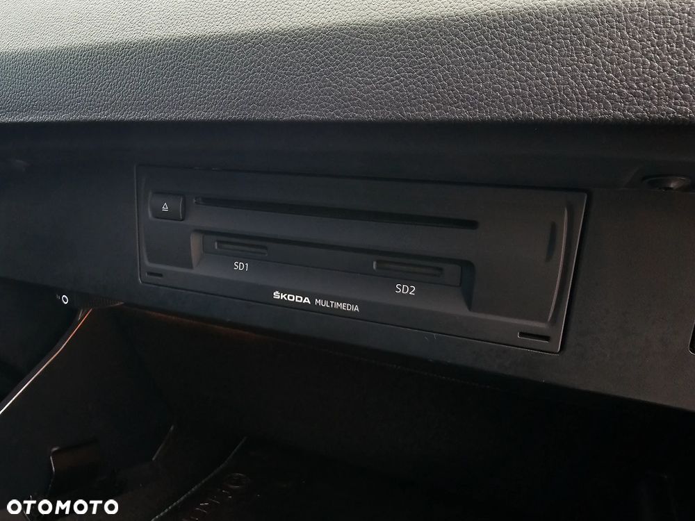 Skoda Octavia 2.0 TDI DSG RS - 16