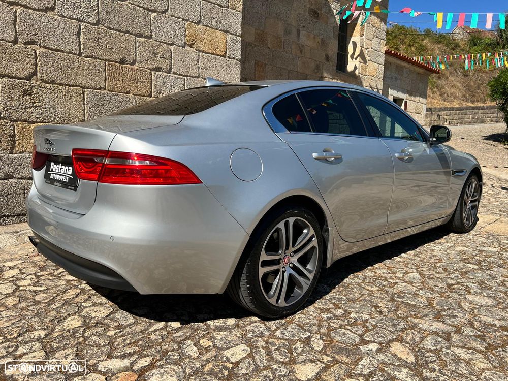 Jaguar XE 20d Aut. Portfolio - 13