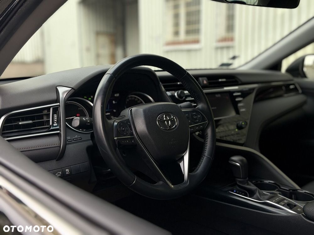 Toyota Camry 2.5 Hybrid Comfort CVT - 21