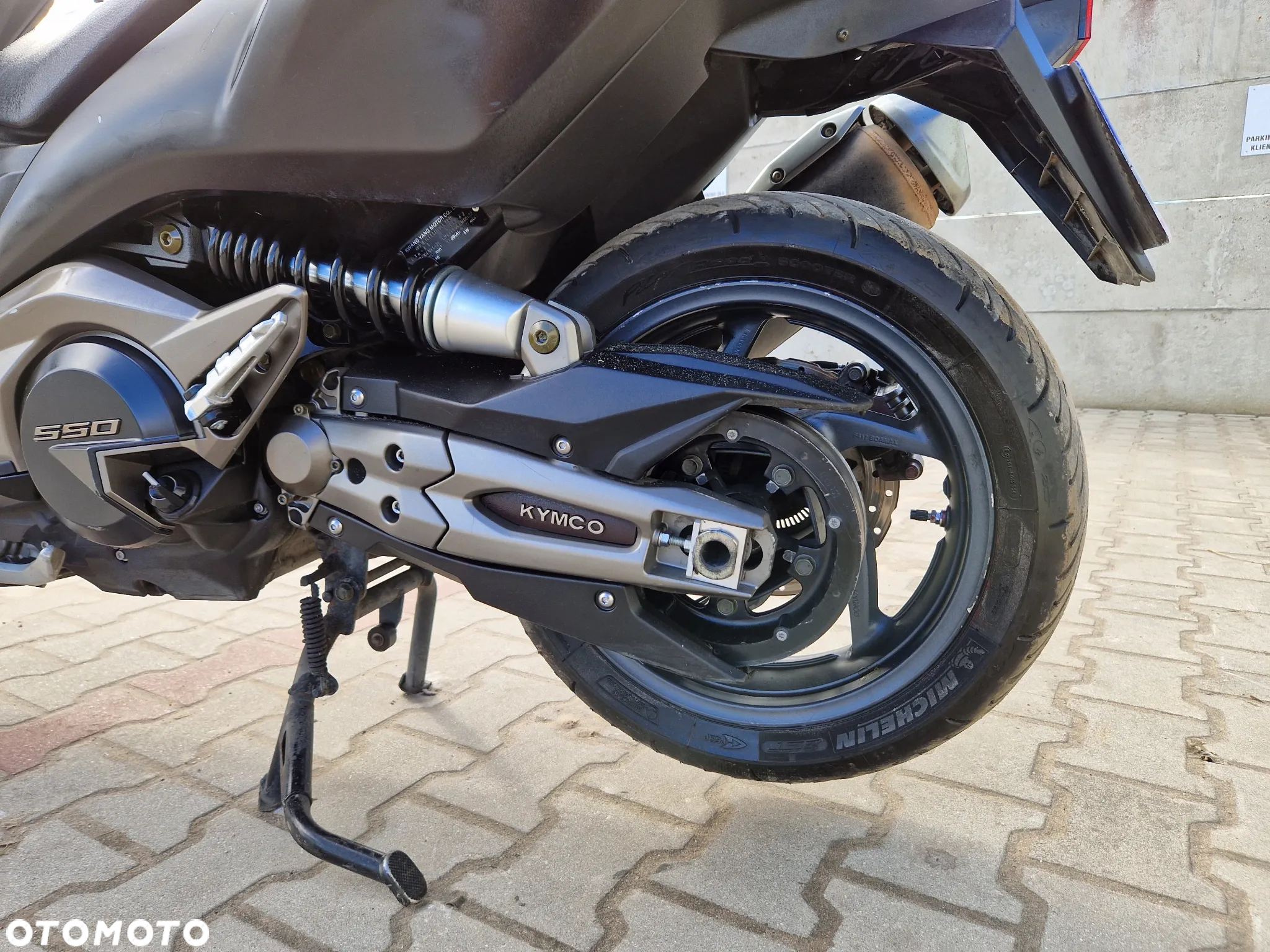 Kymco AK 550 - 24
