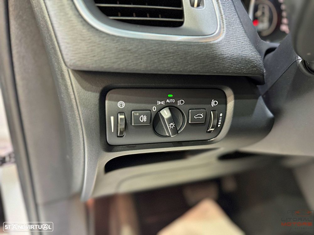 Volvo V40 1.6 D2 Momentum Powershift Eco - 18