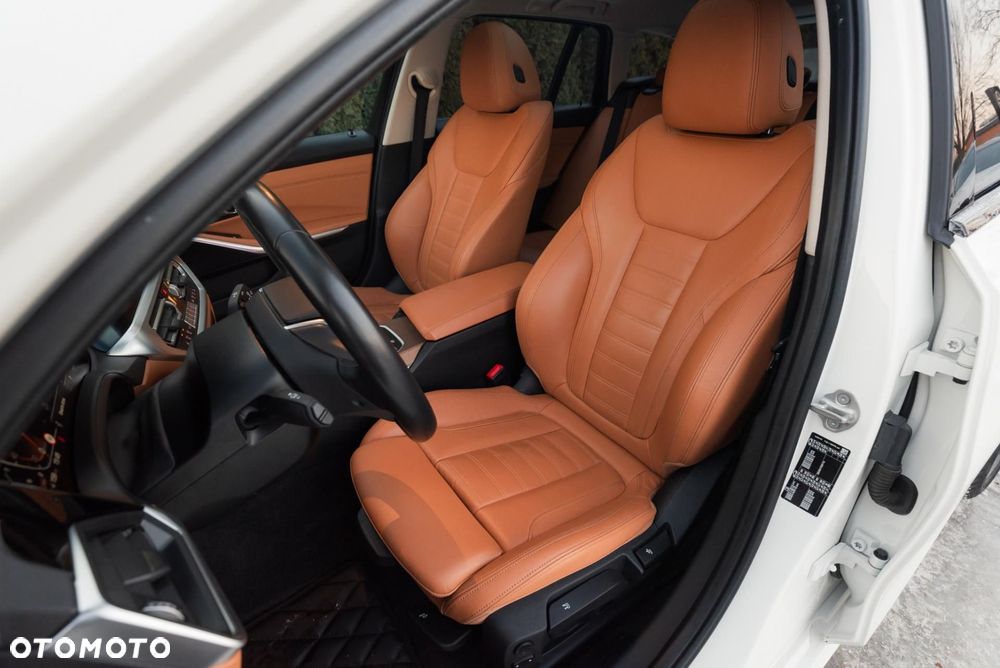 BMW Seria 3 320d Luxury Line - 13