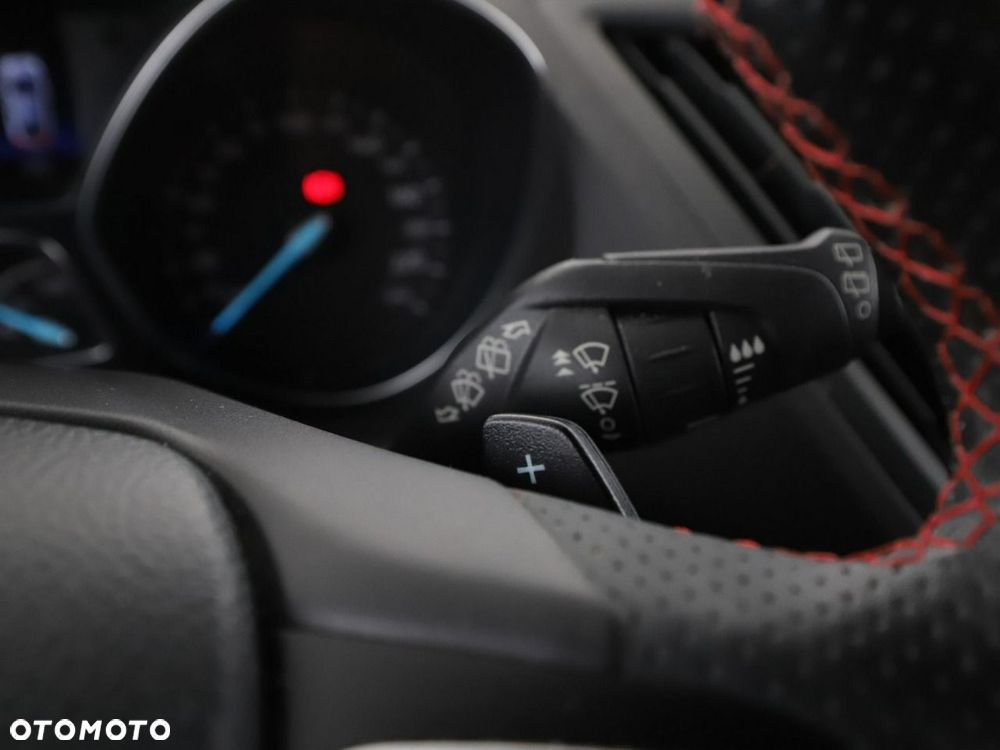 Ford Kuga 1.5 EcoBoost 2x4 ST-Line - 33