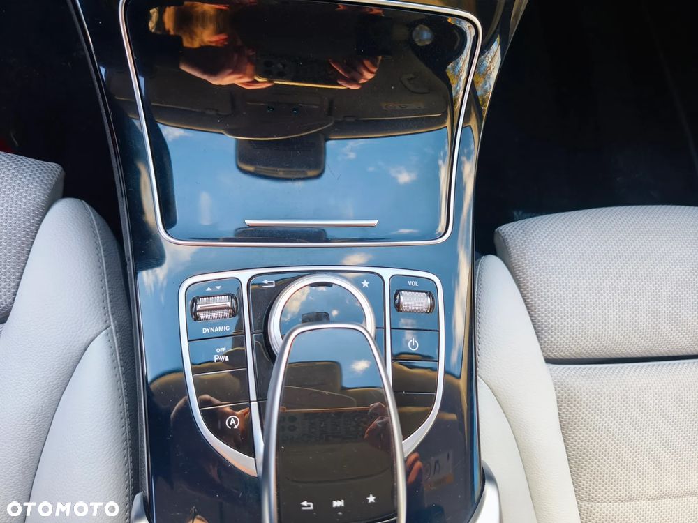 Mercedes-Benz Klasa C 300 9G-TRONIC Avantgarde - 25