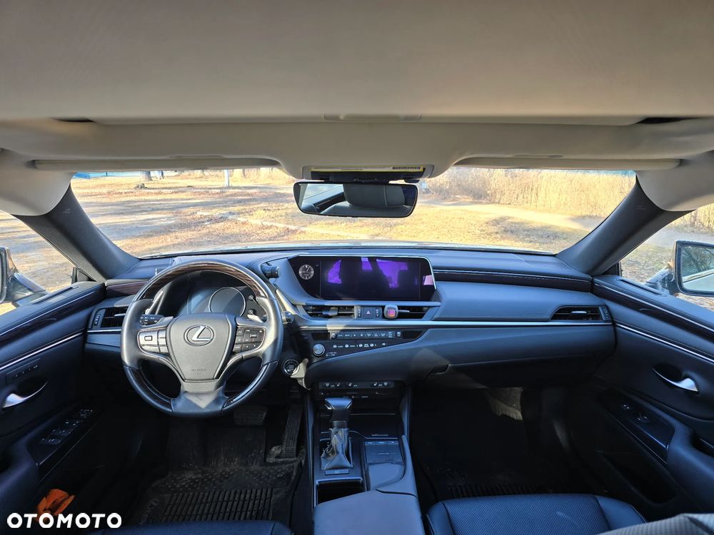 Lexus ES - 16