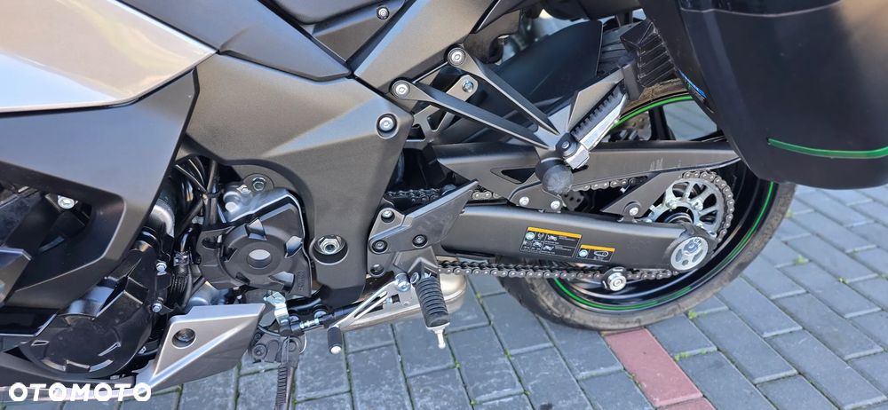 Kawasaki Ninja 1000 SX - 38