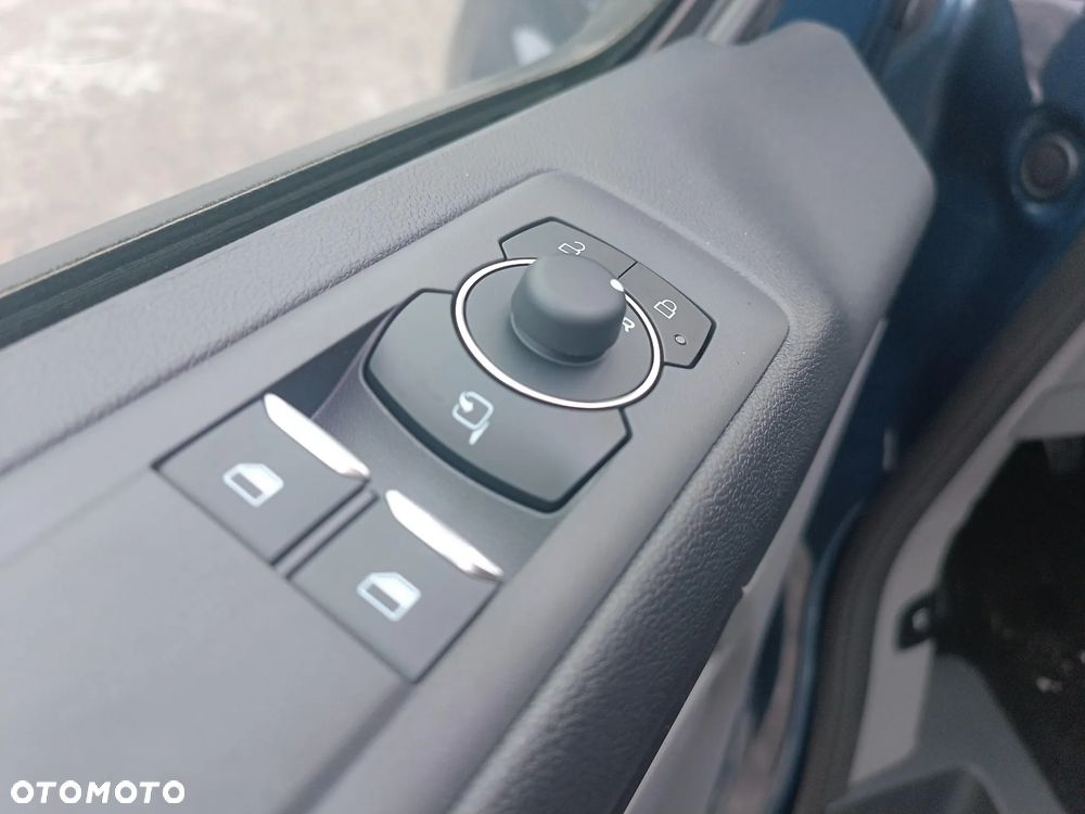Ford Tourneo Custom 2.0 EcoBlue L2 Titanium - 25