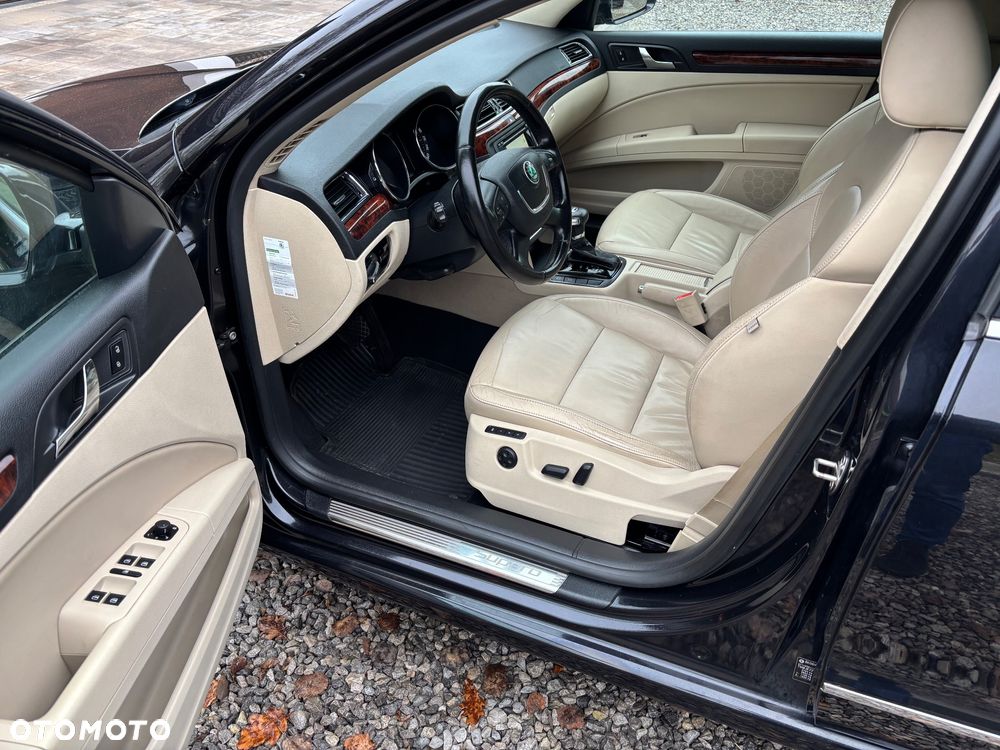 Skoda Superb 2.0 TDI 4x4 DSG Exclusive - 6