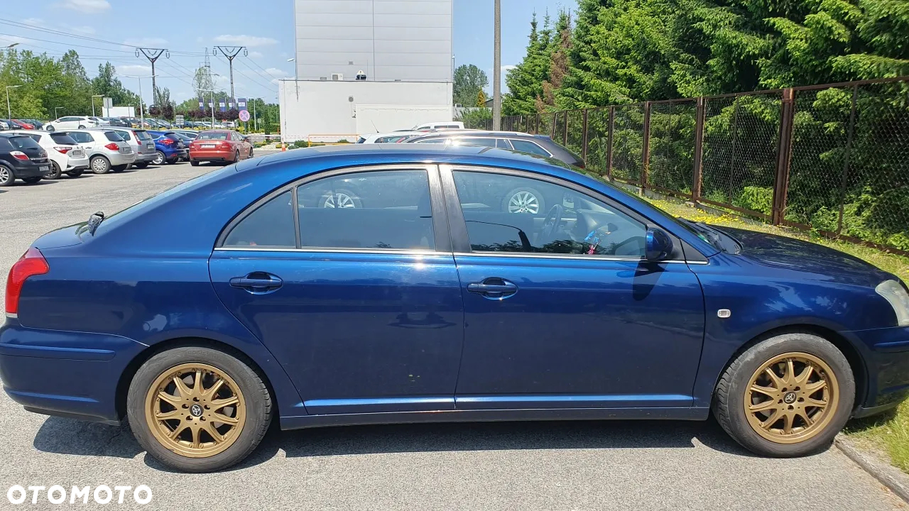 Toyota Avensis 1.8 VVT-i Sol - 3