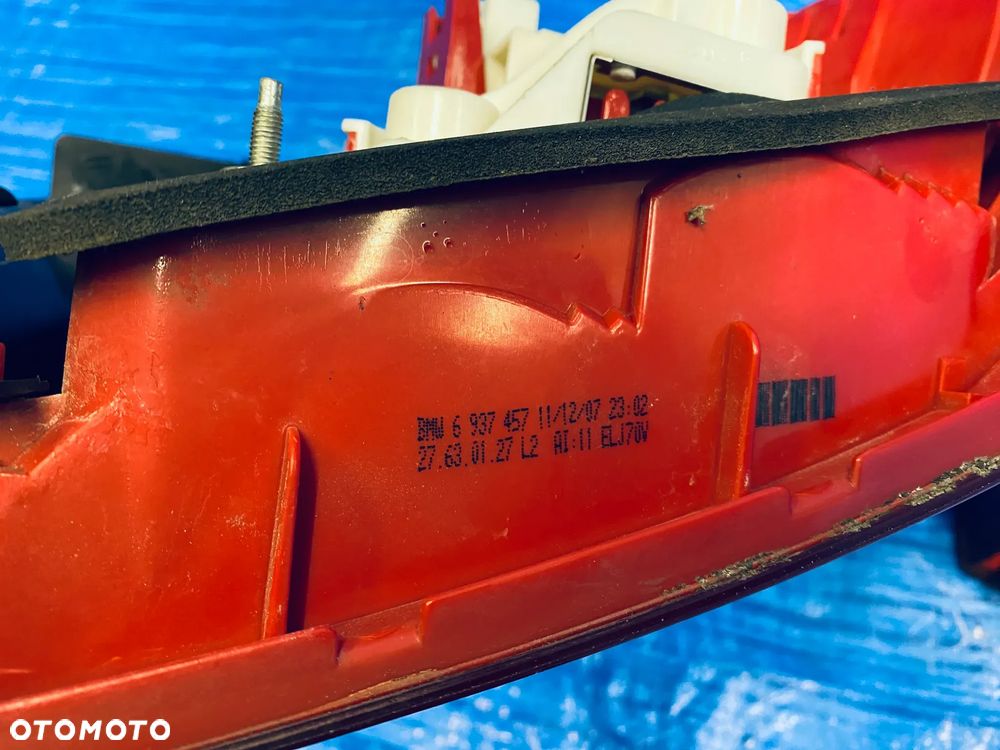 LAMPY LAMPA W BŁOTNIK LEWA PRAWA TYLNA LEWY PRAWY TYŁ BMW E90 SEDAN 07R ; 6937457 ; 6937458 EUROPA ORYGINAŁ - 11