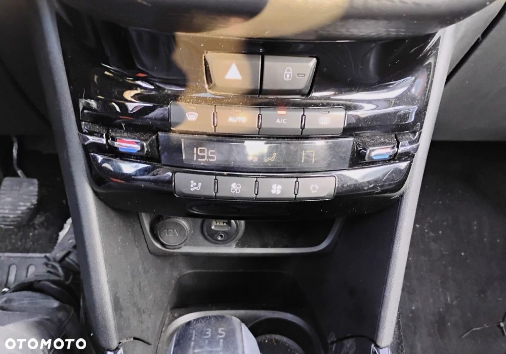 Peugeot 2008 - 15