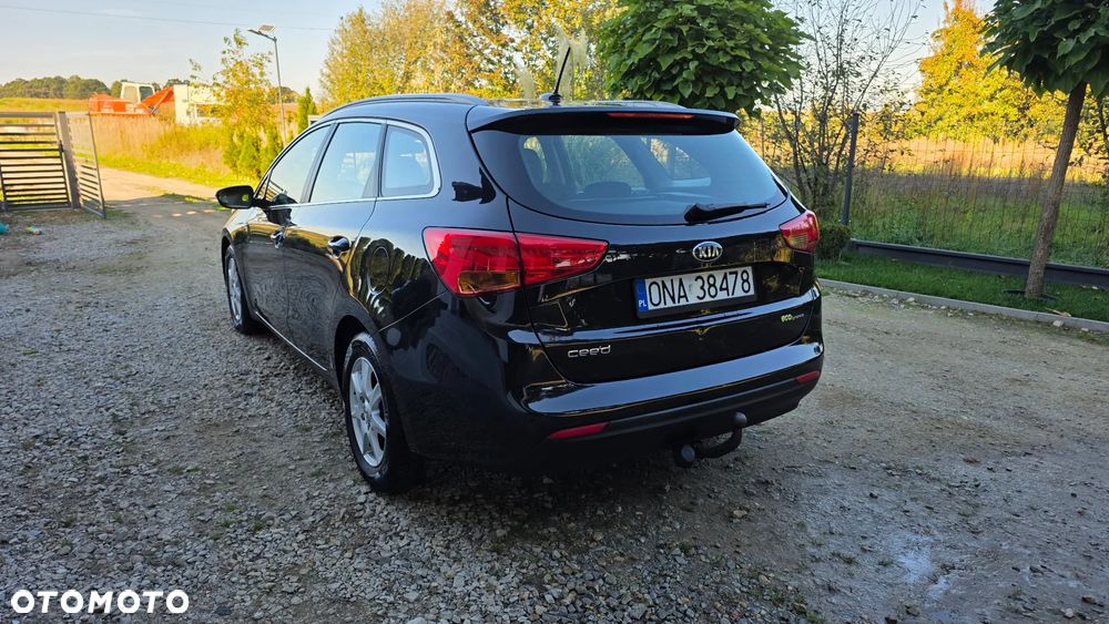 Kia Ceed - 8