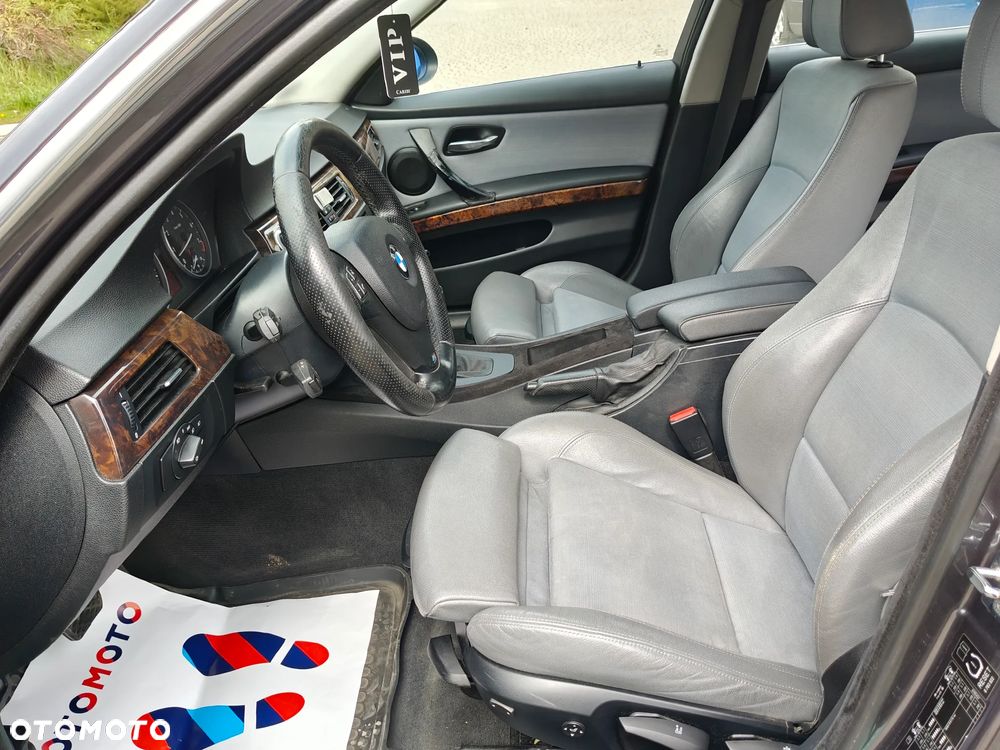 BMW Seria 3 325i Edition Sport - 7