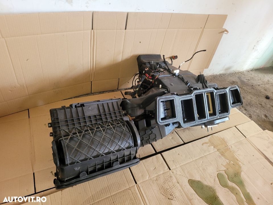 Carcasa Aeroterma Bord Ventilator Habitaclu Mercedes ML GLE W166 X166 An 2011-2018 Volan Stanga - 3