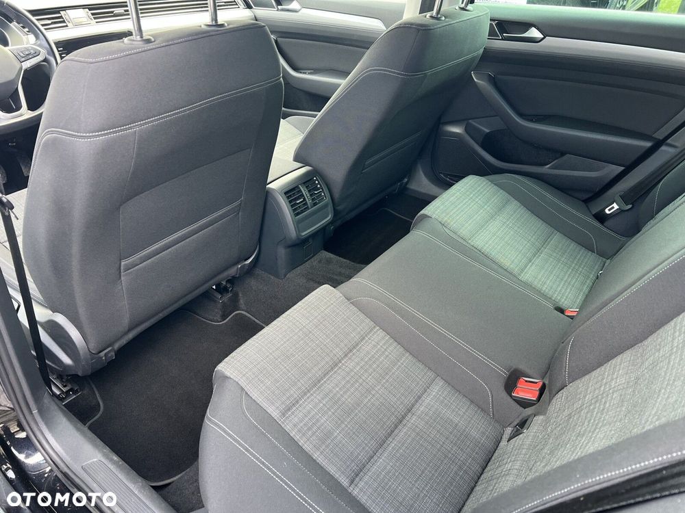 Volkswagen Passat Variant - 28