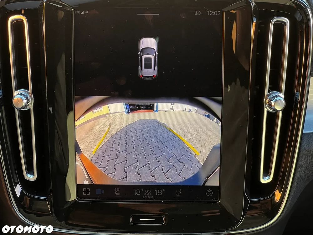 Volvo XC 40 B4 AWD Plus Dark - 30