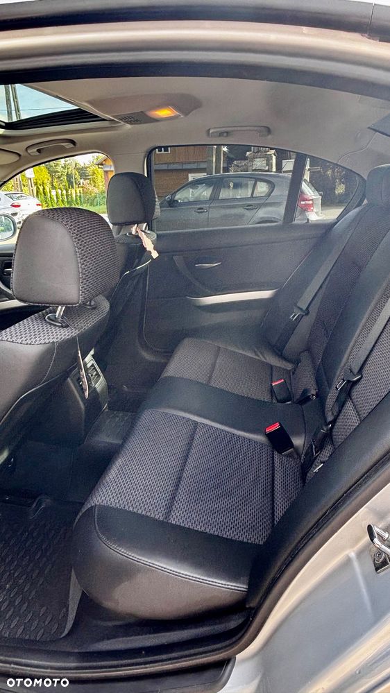 BMW Seria 3 318i - 12