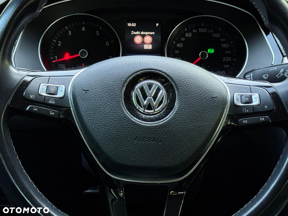 Volkswagen Passat - 15
