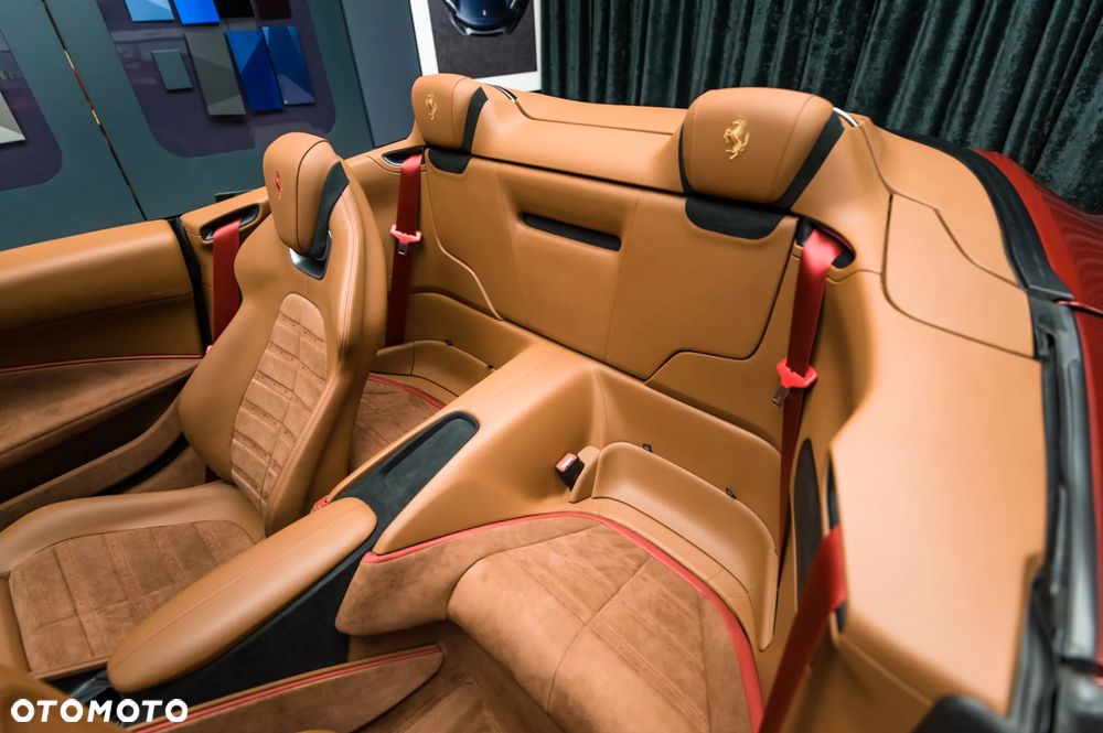Ferrari Roma Spider - 34