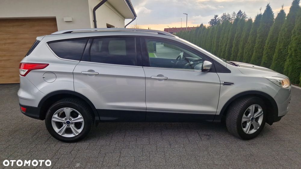 Ford Kuga 1.6 EcoBoost 2x4 Titanium - 26