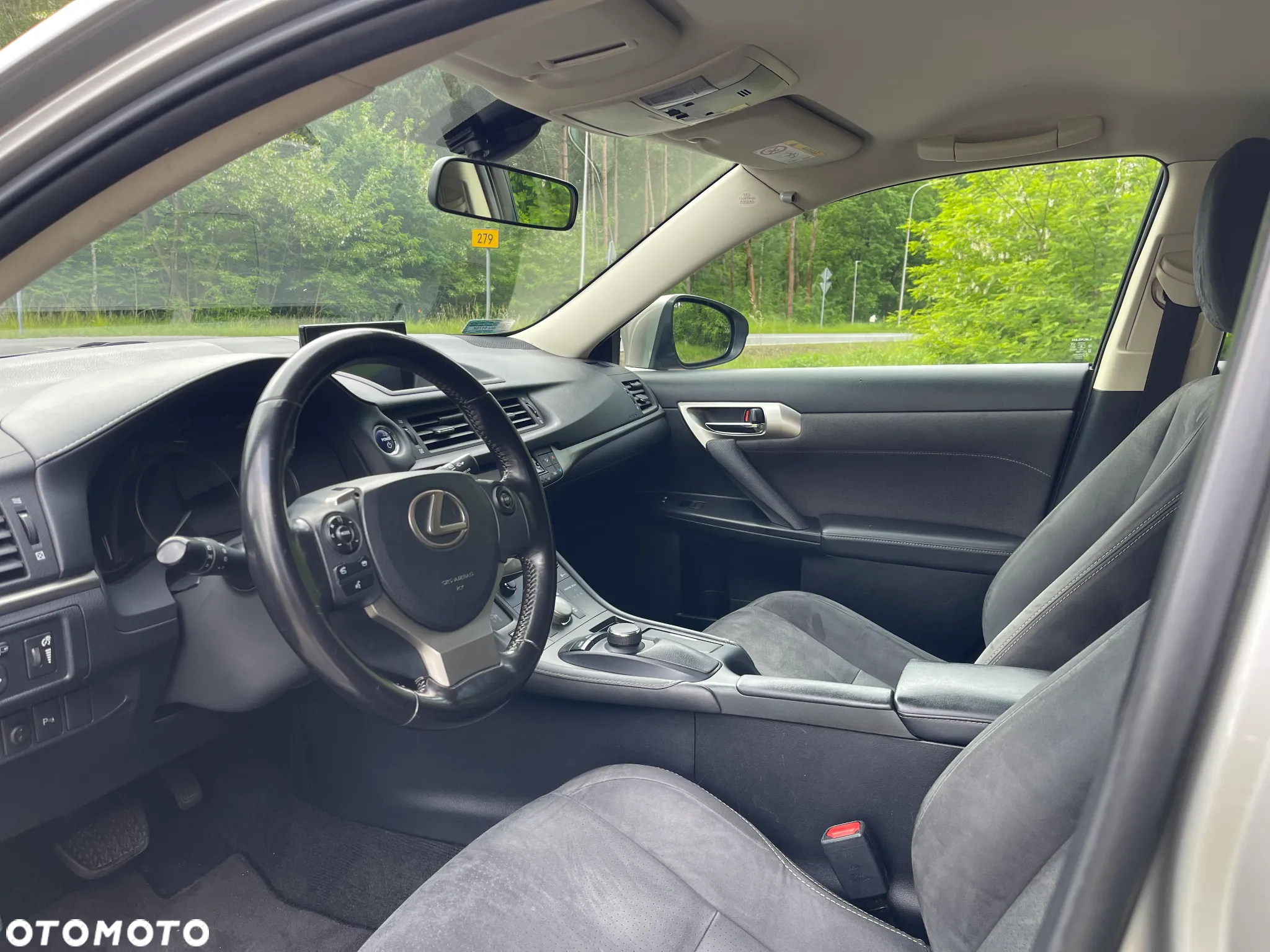 Lexus CT 200h Black - 9