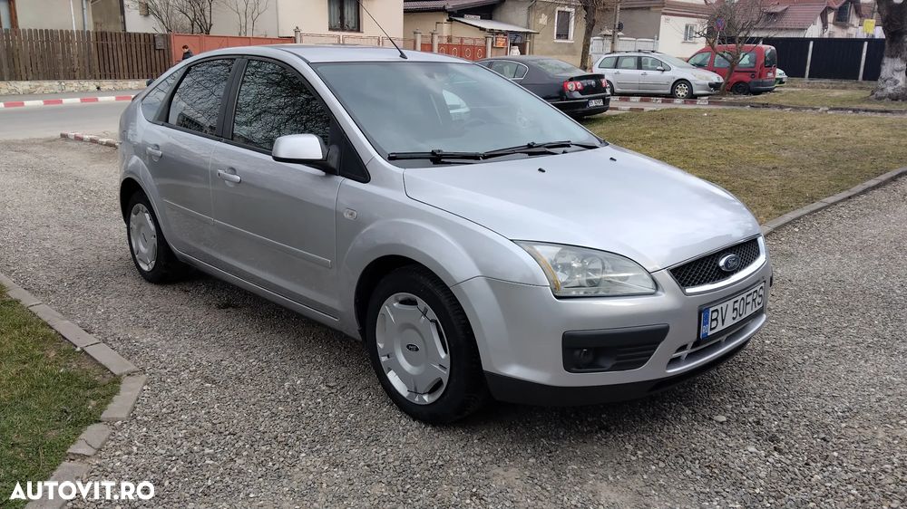 Ford Focus 1.6 16V Titanium - 2