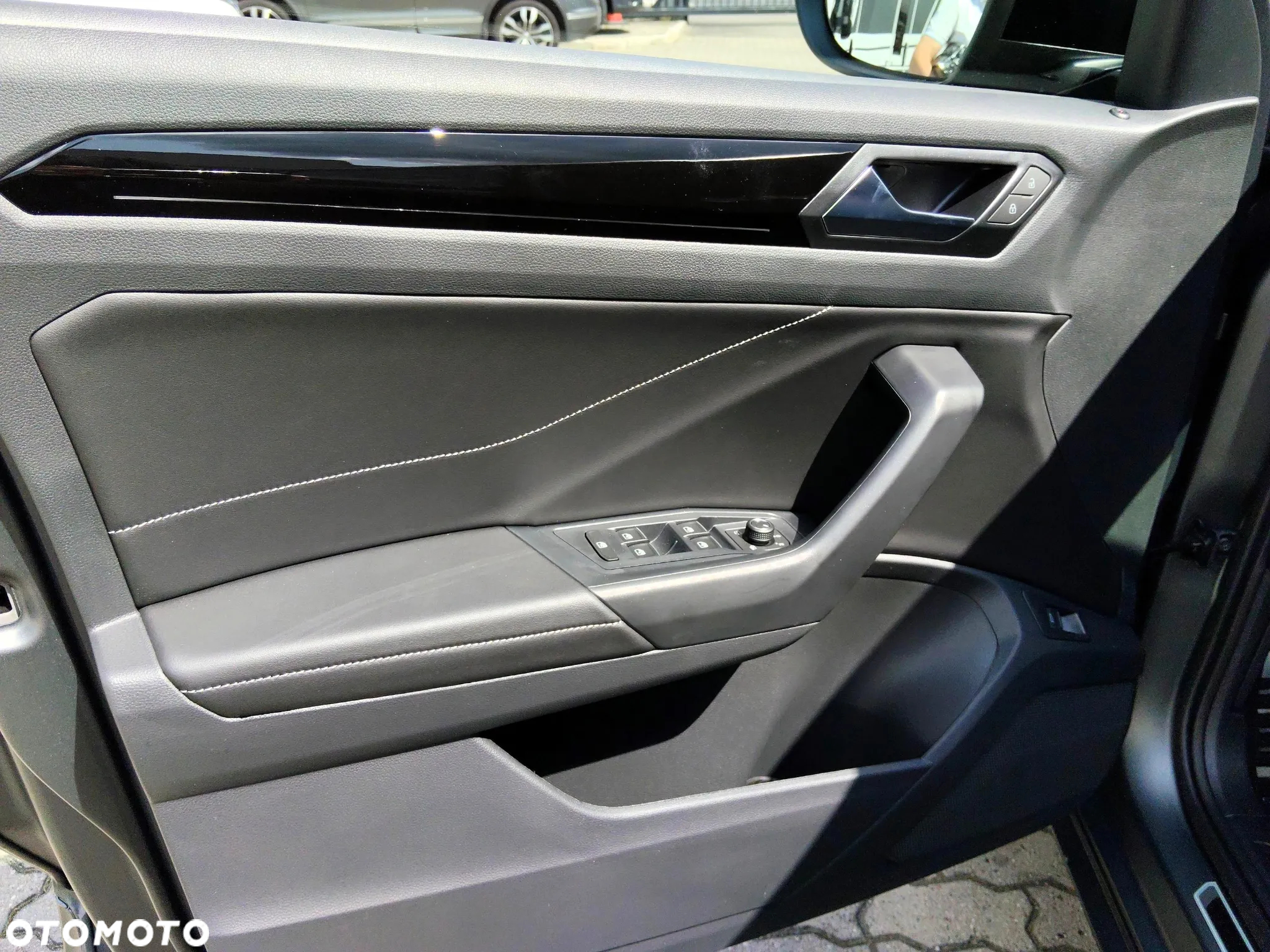 Volkswagen T-Roc 1.5 TSI R-Line Plus DSG - 10
