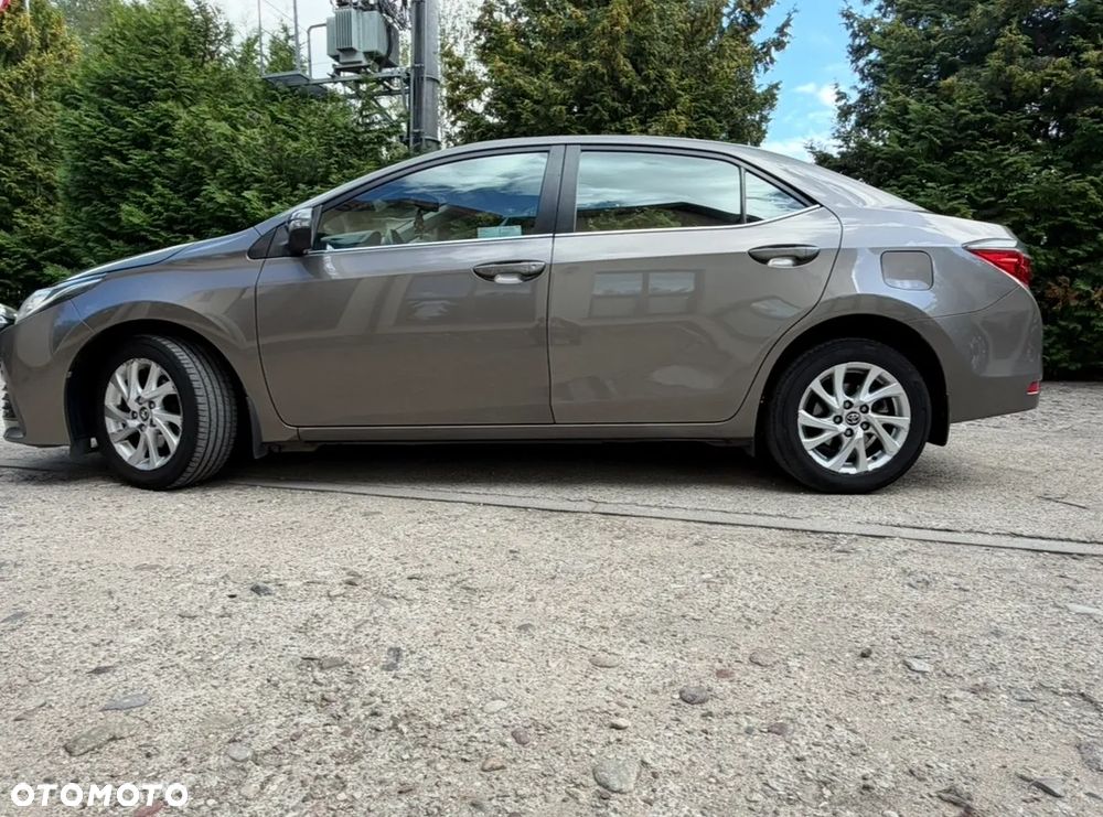 Toyota Corolla 1.6 Comfort - 9