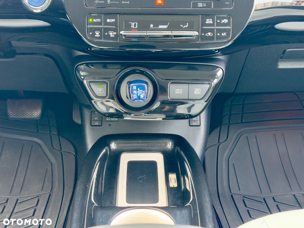 Toyota Prius 1.8 HSD Prestige - 21