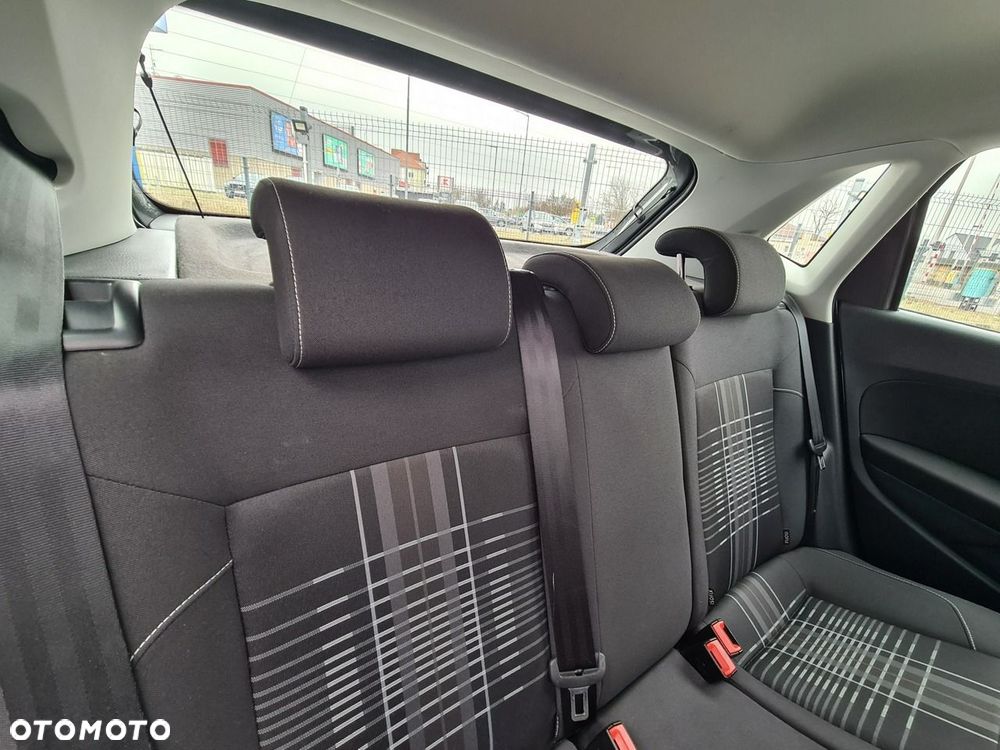 Volkswagen Polo 1.4 TDI Blue Motion Technology Lounge - 28
