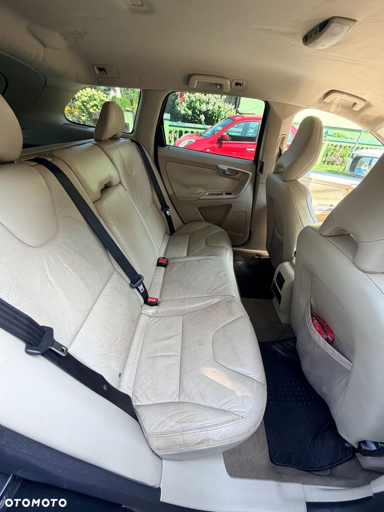 Volvo XC 60 T6 AWD Momentum - 10