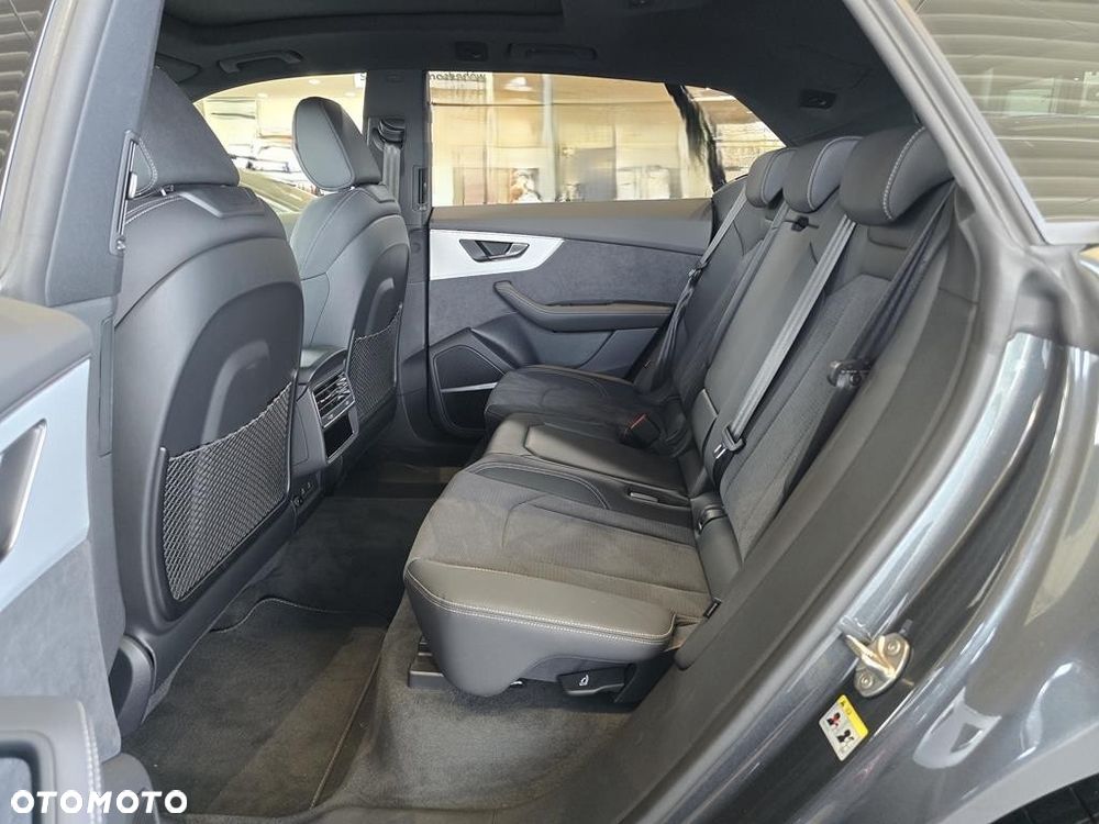 Audi Q8 - 9