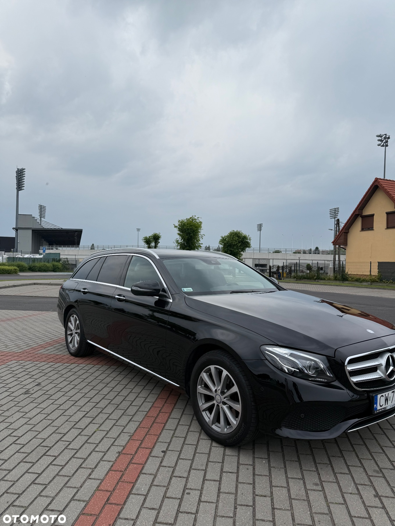 Mercedes-Benz Klasa E 220 d 9G-TRONIC - 3
