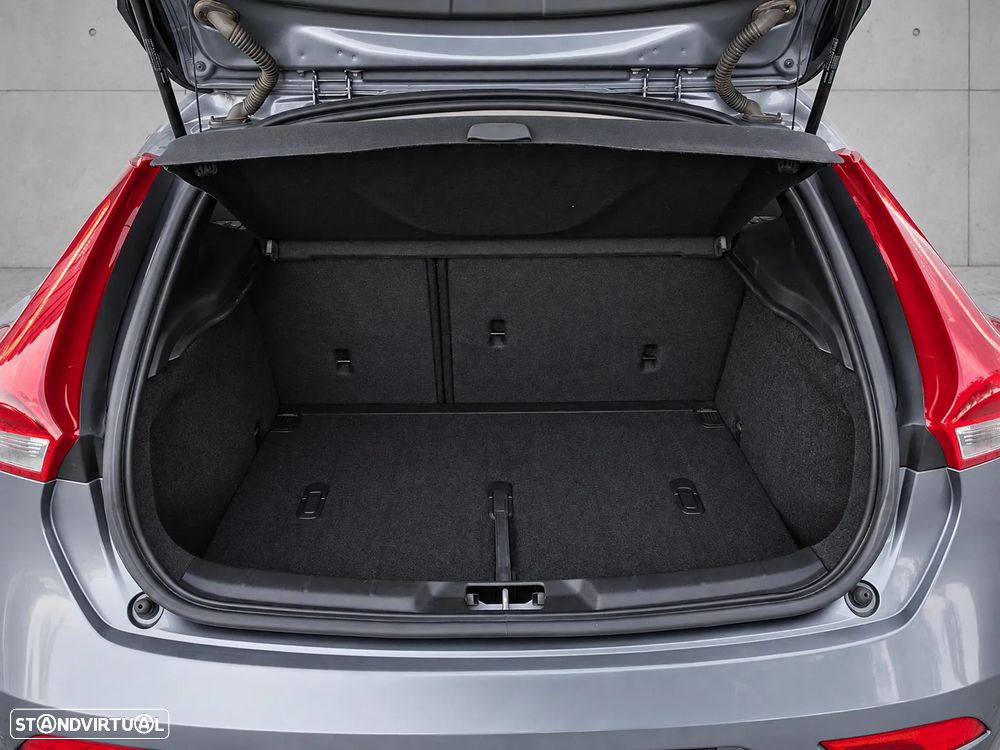 Volvo V40 2.0 D3 Momentum - 15