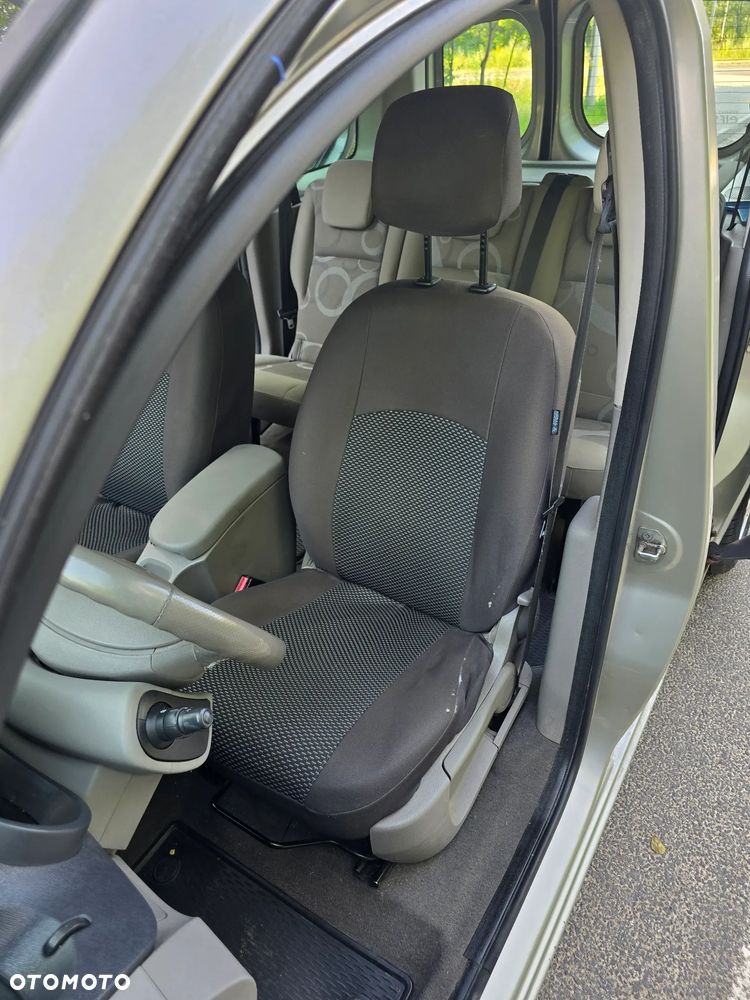 Renault Kangoo 1.5 dCi Helios - 21