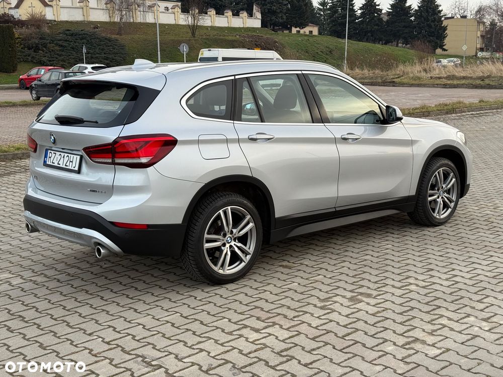 BMW X1 sDrive18d Business Edition - 3