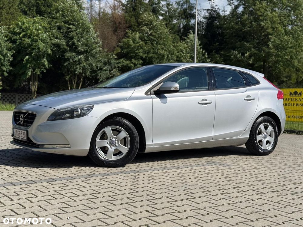 Volvo V40 D2 Momentum - 19