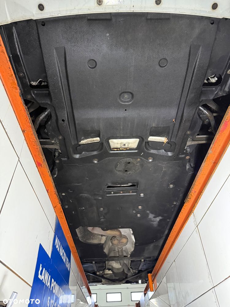 BMW Seria 5 525d - 40