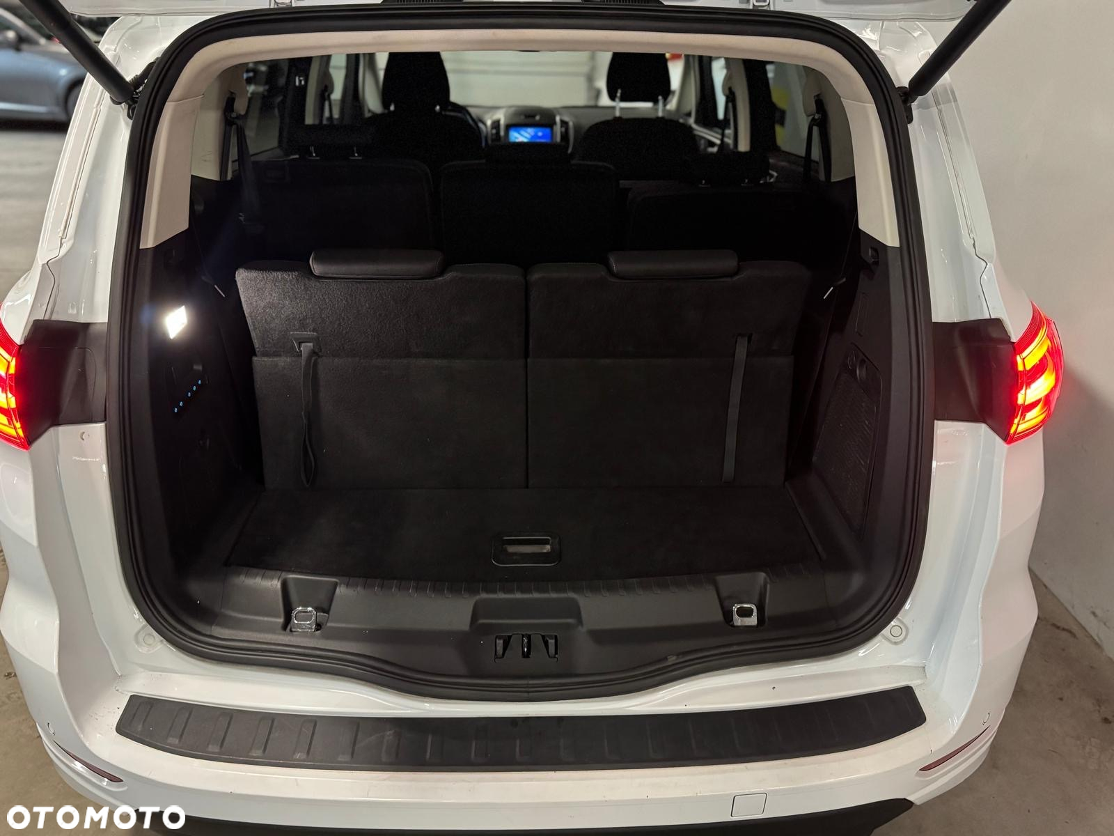 Ford S-Max - 26