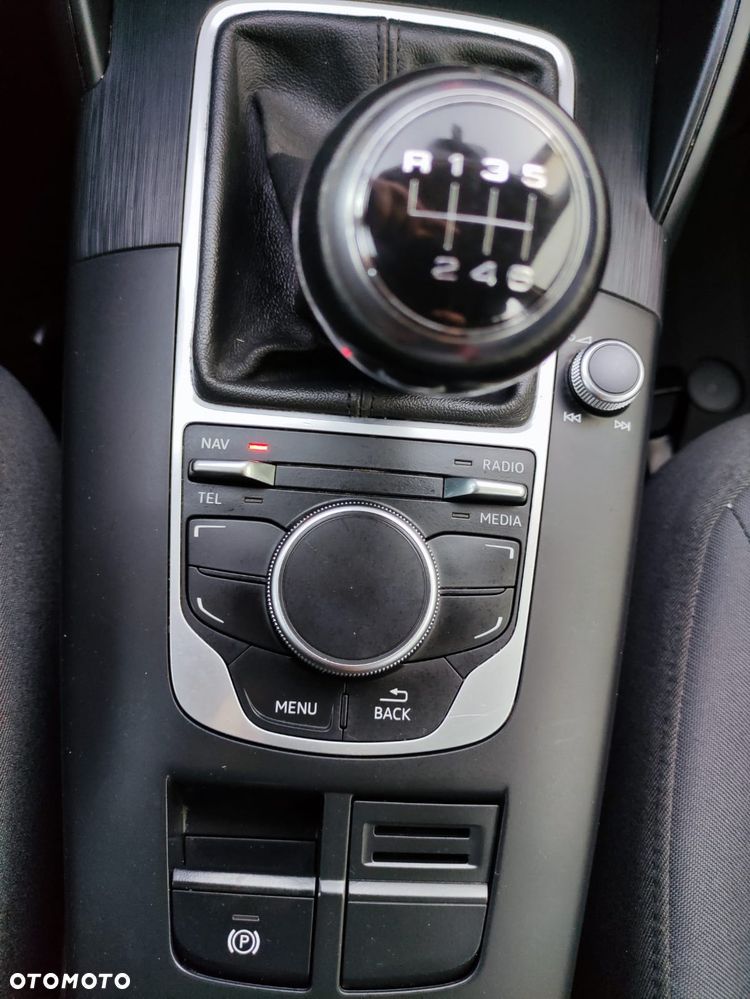 Audi A3 Sportback 1.2 TFSI Ambiente - 25