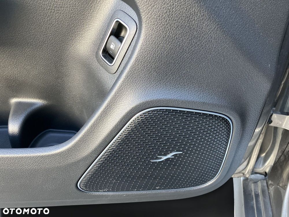 Mercedes-Benz CLA - 32