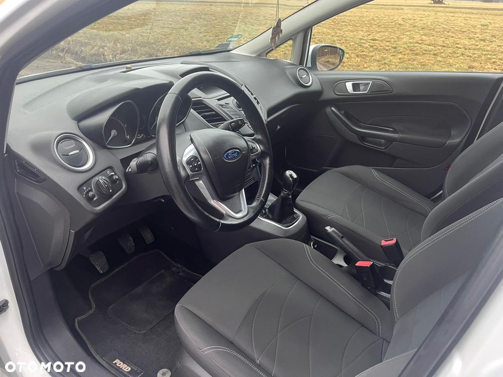 Ford Fiesta - 9