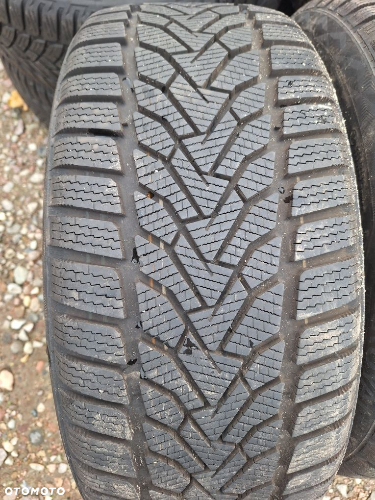 Opony zimowe Uniroyal 225 40 r18 - 3