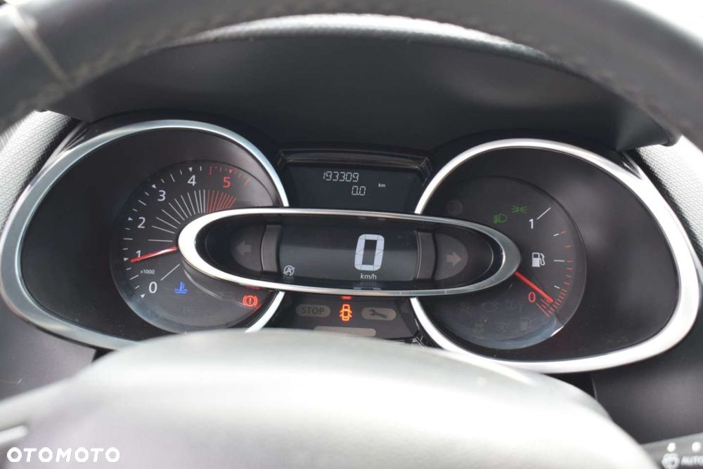 Renault Clio - 28