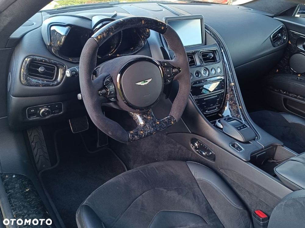 Aston Martin DBS Superleggera - 6